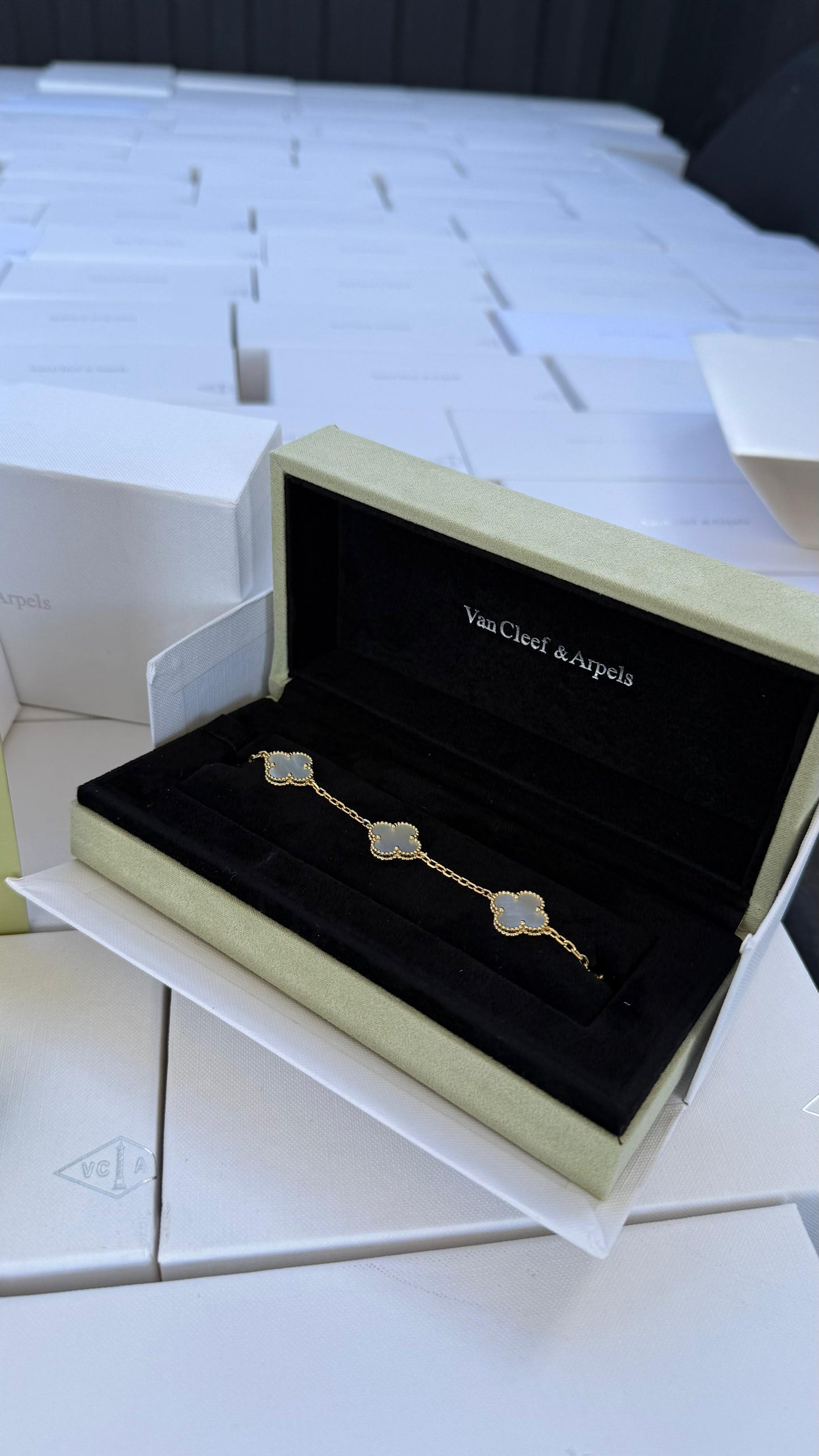 Pulsos estilo Van Cleef & Arpels