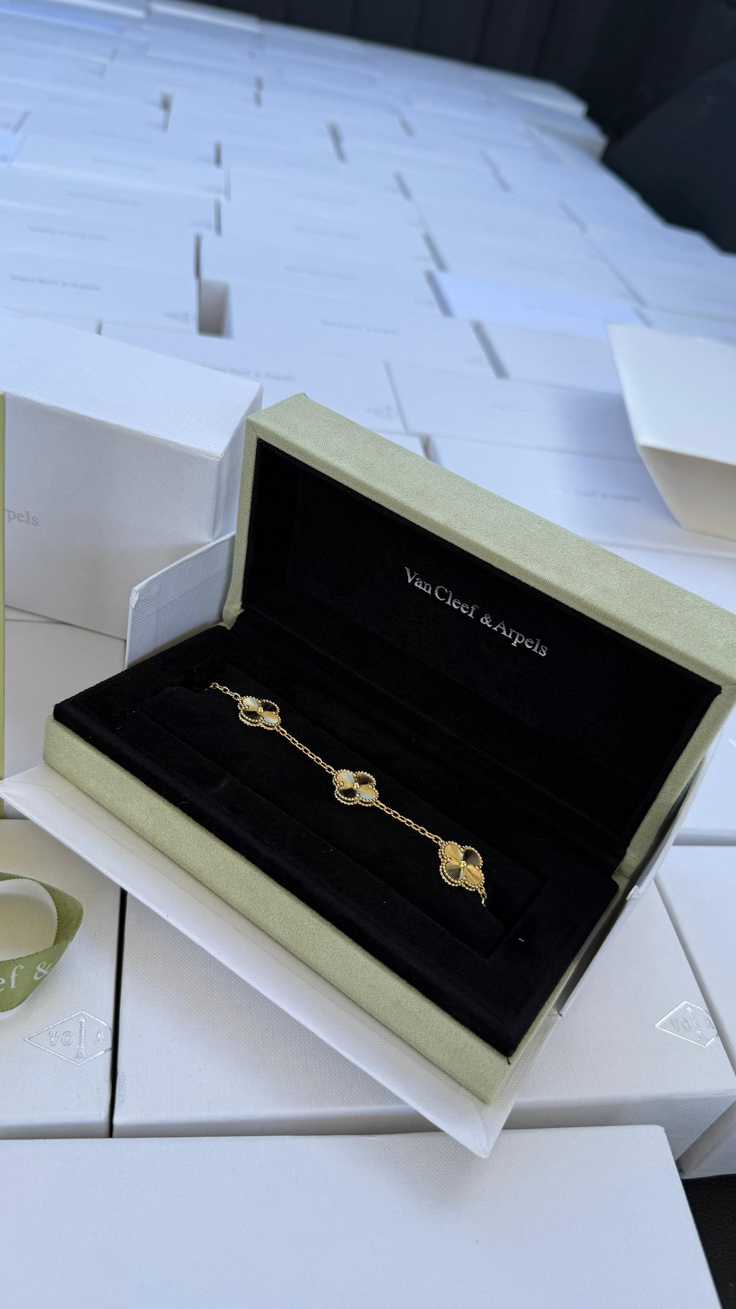 Pulsos estilo Van Cleef & Arpels