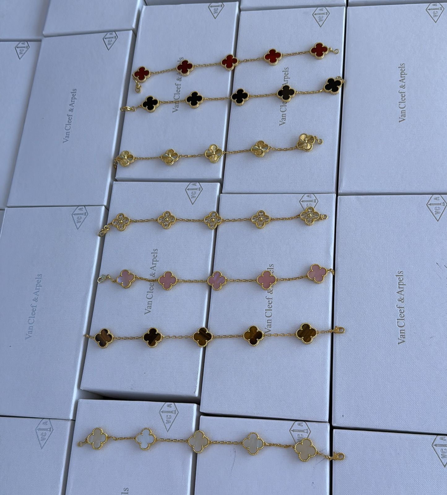 Pulsos estilo Van Cleef & Arpels