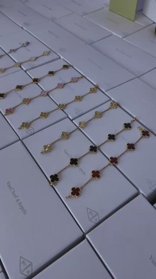 Pulsos estilo Van Cleef & Arpels